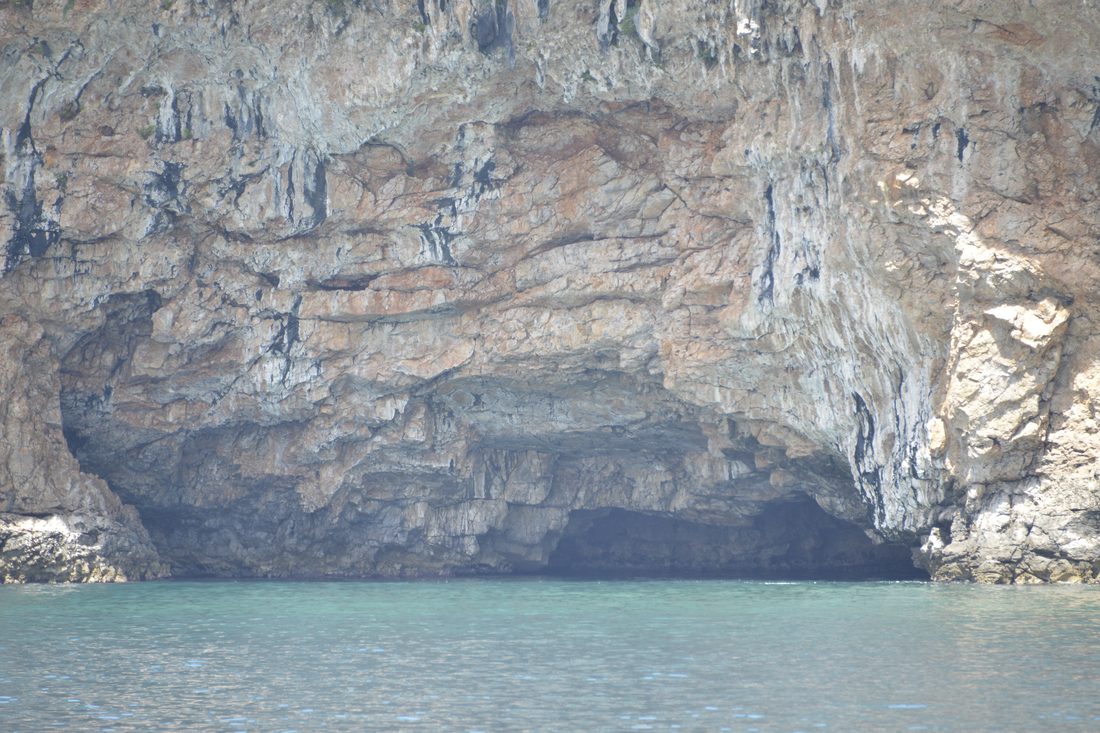 Blue Cave (Plava Špilja), ליד Herceg Novi